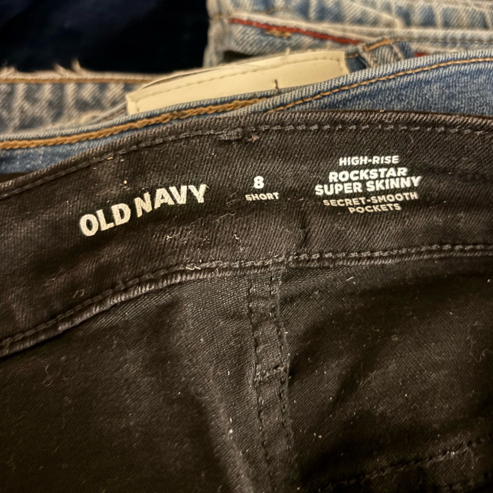 SOLD ❌ Old Navy High-Waisted Rockstar Super-Skinny Jeans - Picture 4 of 4